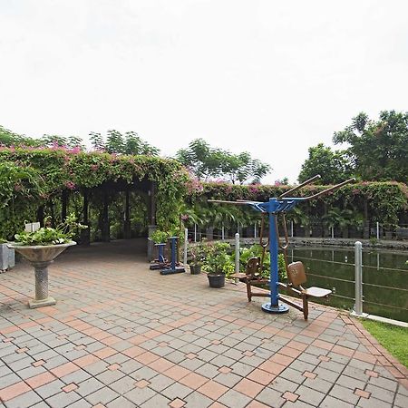 Reddoorz Apartment @ Green Pramuka จาการ์ตา ภายนอก รูปภาพ