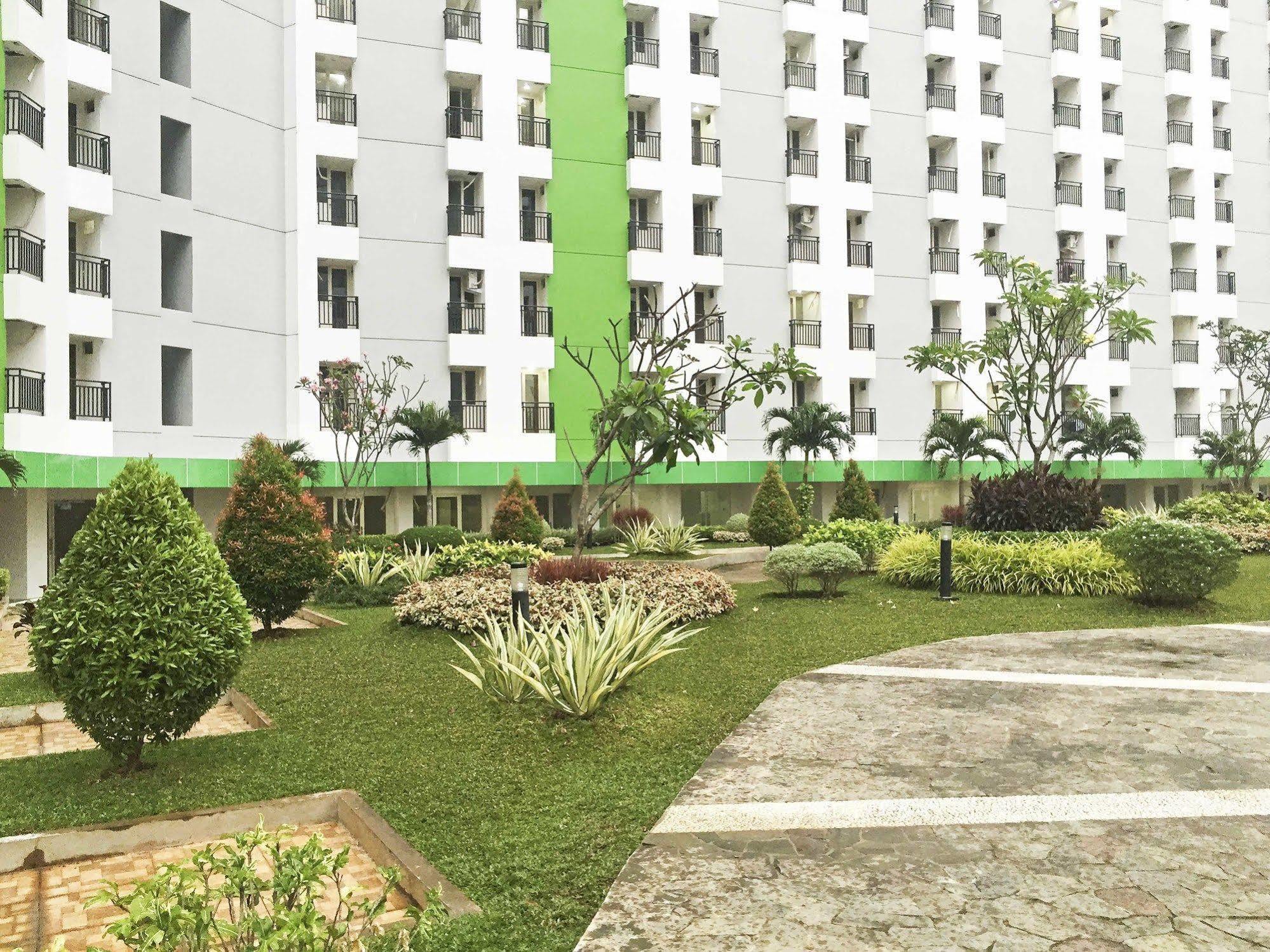 Reddoorz Apartment @ Green Pramuka จาการ์ตา ภายนอก รูปภาพ