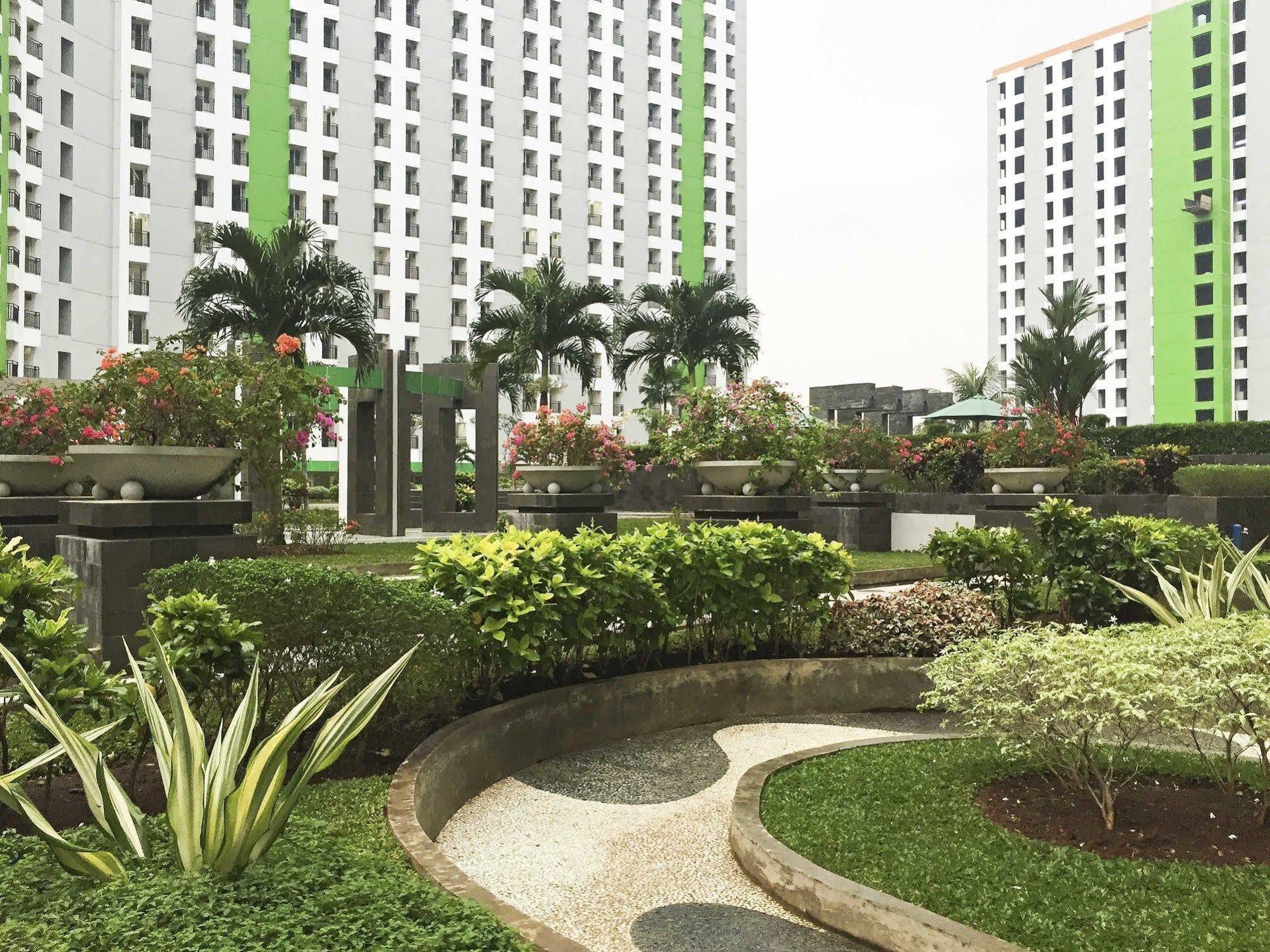 Reddoorz Apartment @ Green Pramuka จาการ์ตา ภายนอก รูปภาพ